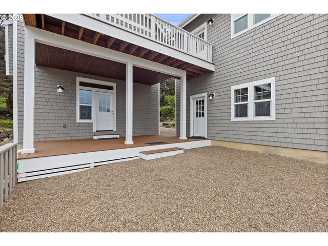 2065 Ne MULBERRY Loop, Lincoln City, OR 97367