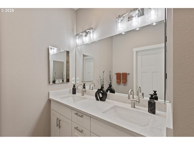 2065 Ne MULBERRY Loop, Lincoln City, OR 97367