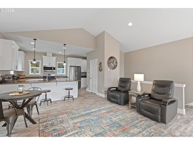 2065 Ne MULBERRY Loop, Lincoln City, OR 97367
