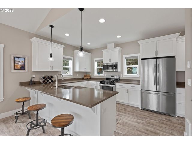 2065 Ne MULBERRY Loop, Lincoln City, OR 97367