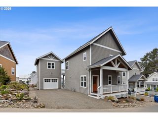 2065 Ne MULBERRY Loop, Lincoln City, OR 97367