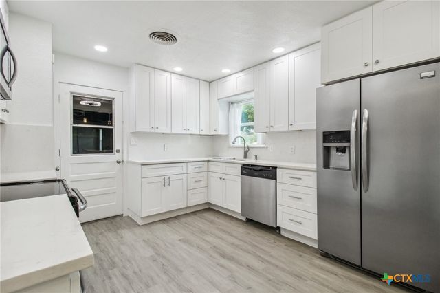 542 Williamsburg Place, San Antonio, TX 78201
