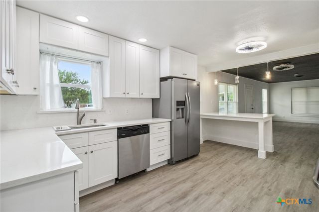 542 Williamsburg Place, San Antonio, TX 78201