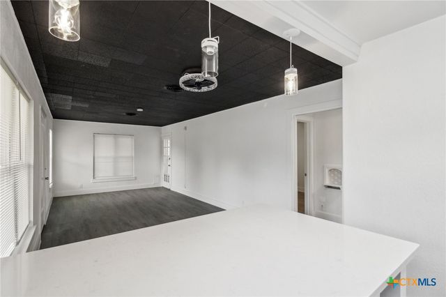 542 Williamsburg Place, San Antonio, TX 78201