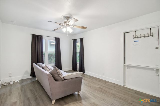 542 Williamsburg Place, San Antonio, TX 78201