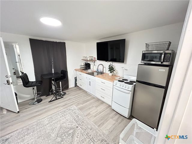 542 Williamsburg Place, San Antonio, TX 78201