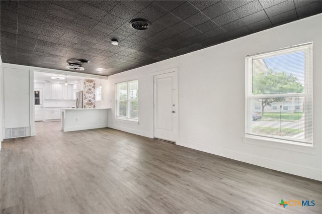 542 Williamsburg Place, San Antonio, TX 78201
