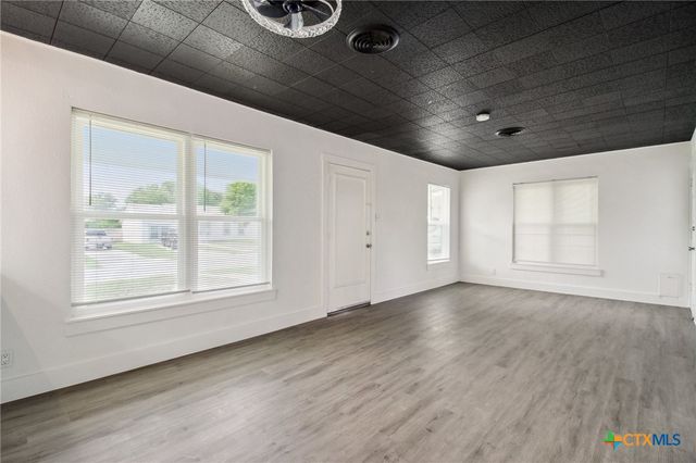 542 Williamsburg Place, San Antonio, TX 78201