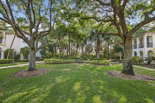 26 Stoney Drive, Palm Beach Gardens, FL 33410