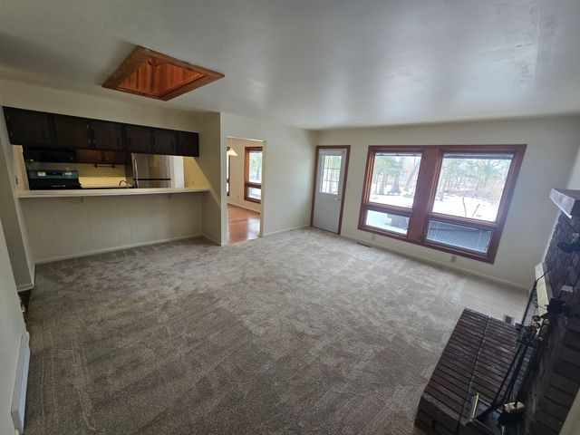 905 HICKORY Road, Woodstock, IL 60098