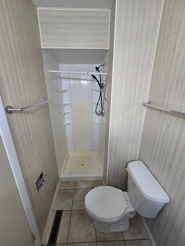 905 HICKORY Road, Woodstock, IL 60098