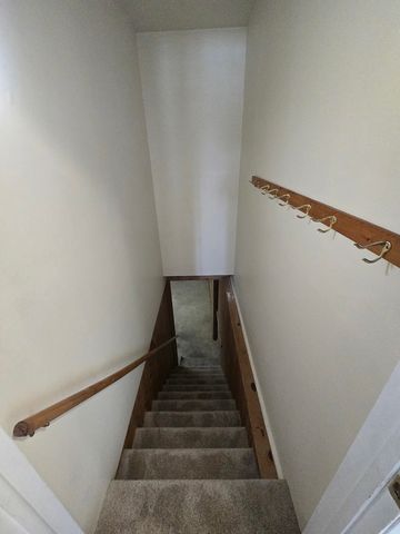 905 HICKORY Road, Woodstock, IL 60098