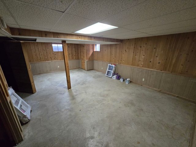 905 HICKORY Road, Woodstock, IL 60098