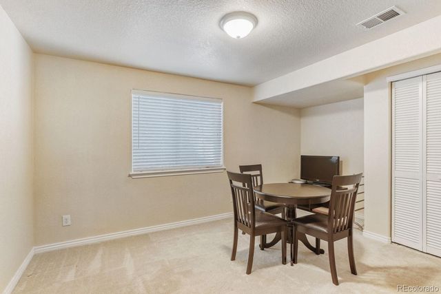 927 Champion Circle, Longmont, CO 80503