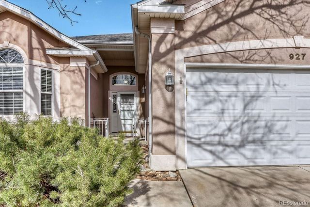 927 Champion Circle, Longmont, CO 80503