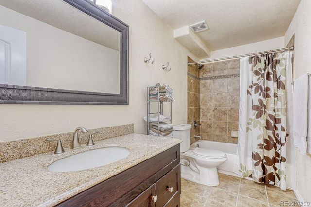 927 Champion Circle, Longmont, CO 80503