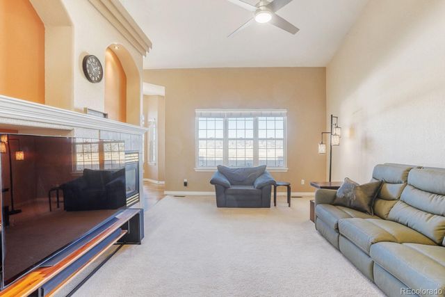 927 Champion Circle, Longmont, CO 80503