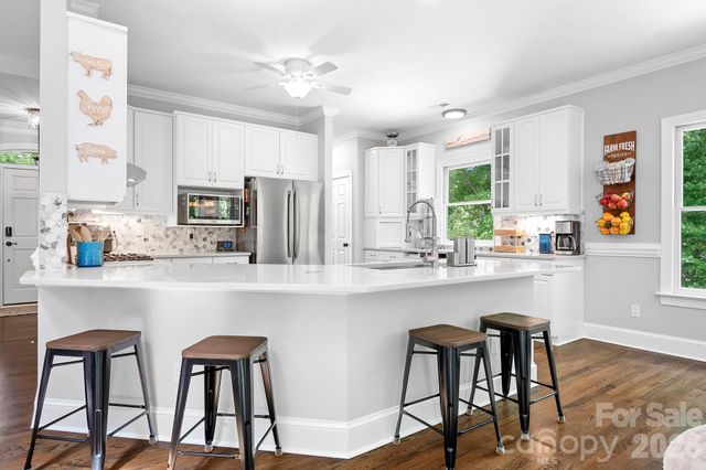 199 Buckingham Place Road, Mooresville, NC 28115