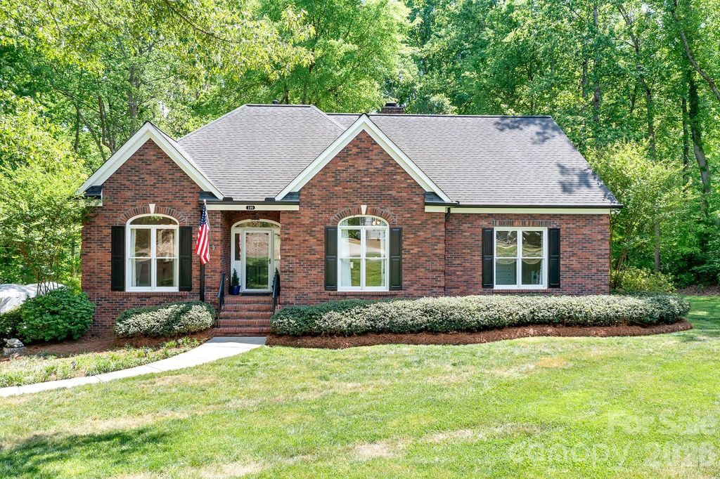 199 Buckingham Place Road, Mooresville, NC 28115