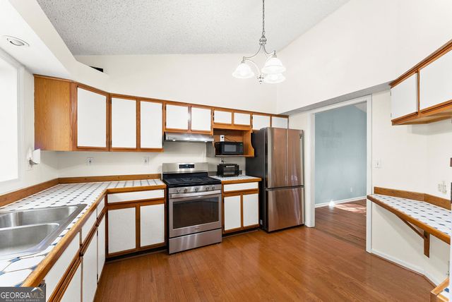 115 Country Side Drive, Mcdonough, GA 30252