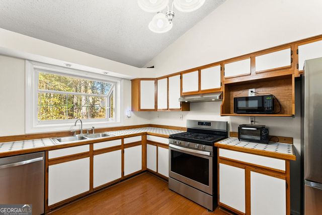 115 Country Side Drive, Mcdonough, GA 30252