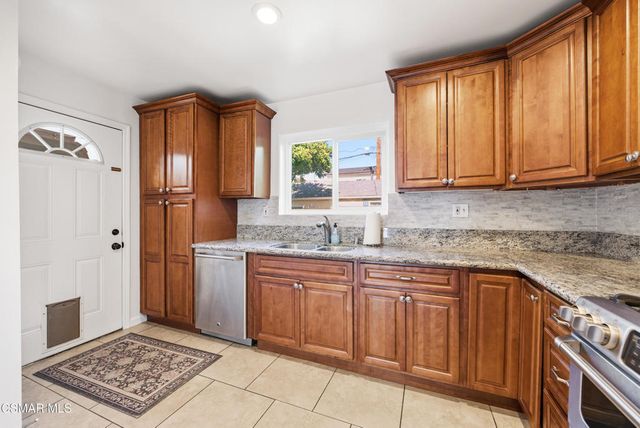 11017 Tiara Street, North Hollywood, CA 91601