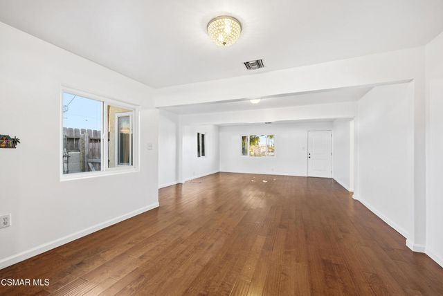 11017 Tiara Street, North Hollywood, CA 91601