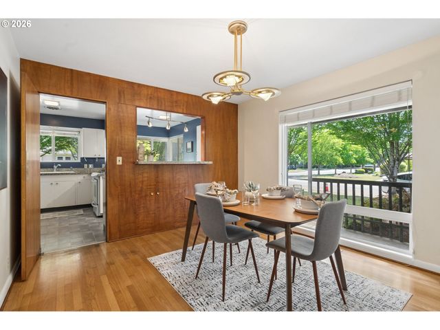 3407 Se STEELE St, Portland, OR 97202