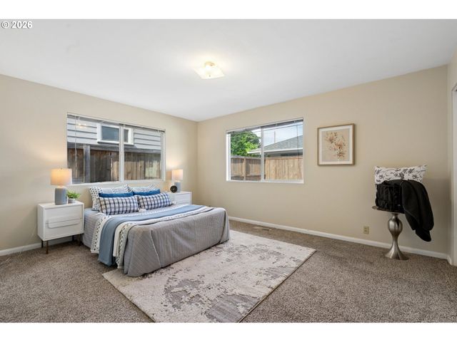 3407 Se STEELE St, Portland, OR 97202