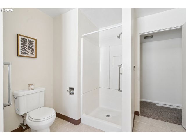 3407 Se STEELE St, Portland, OR 97202