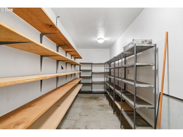 3407 Se STEELE St, Portland, OR 97202