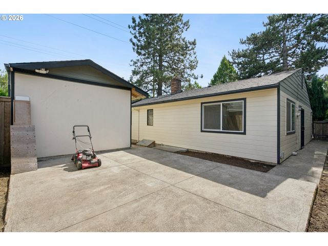 3407 Se STEELE St, Portland, OR 97202