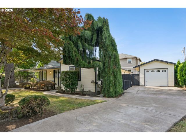 3407 Se STEELE St, Portland, OR 97202