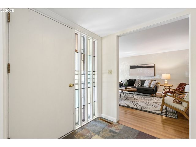 3407 Se STEELE St, Portland, OR 97202