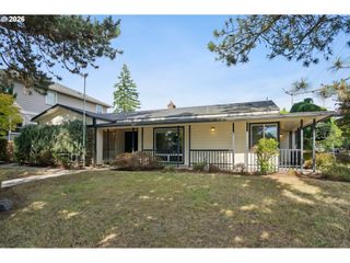 3407 Se STEELE St, Portland, OR 97202