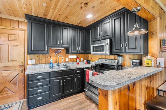 1446 Muskrat Creek Road, Hayesville, NC 28904