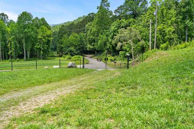 1446 Muskrat Creek Road, Hayesville, NC 28904