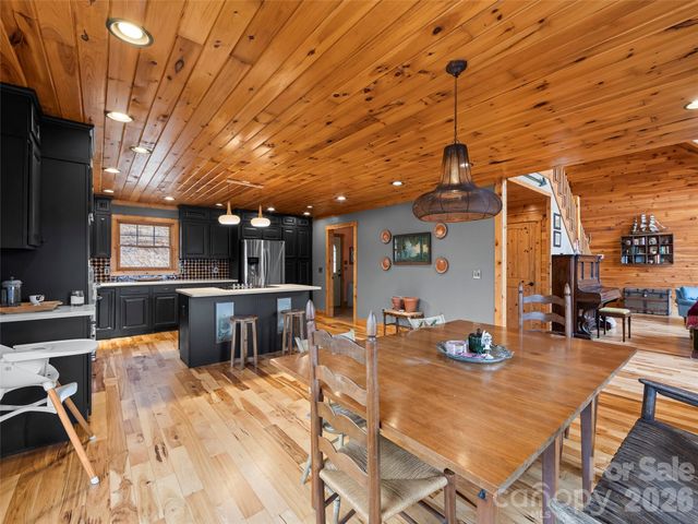 110 Mailon King Road, Leicester, NC 28748