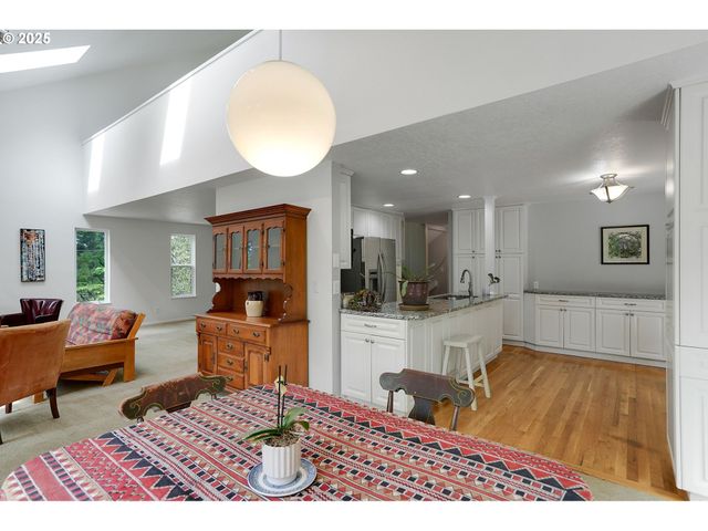 1946 ROBERTA Ave, Salem, OR 97302