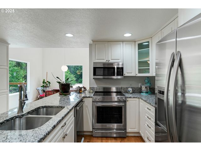 1946 ROBERTA Ave, Salem, OR 97302