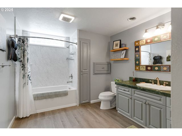 1946 ROBERTA Ave, Salem, OR 97302