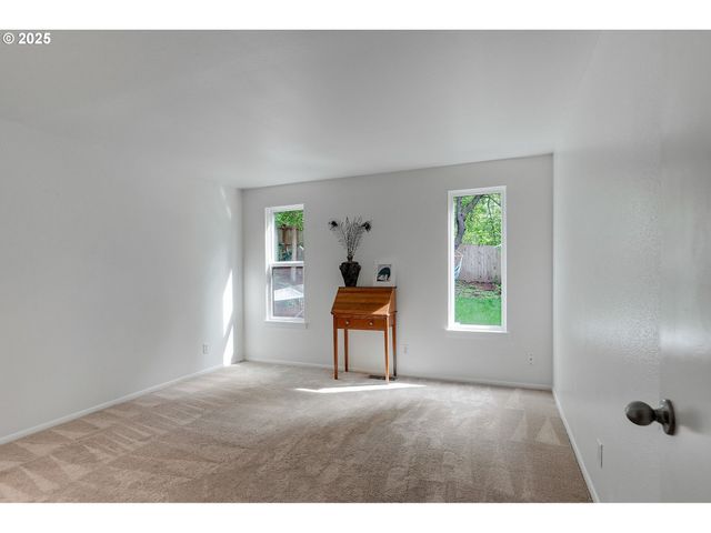 1946 ROBERTA Ave, Salem, OR 97302