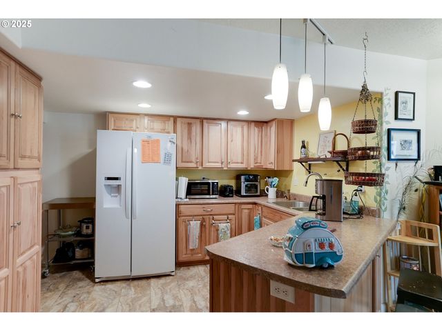 1946 ROBERTA Ave, Salem, OR 97302