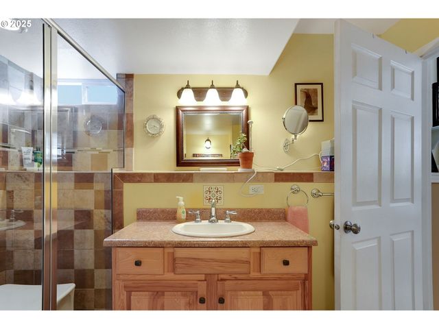 1946 ROBERTA Ave, Salem, OR 97302