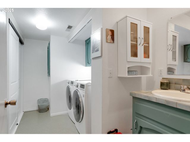 1946 ROBERTA Ave, Salem, OR 97302