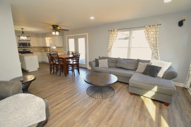 2004 Kingsbury Estates Drive, Plainfield, IL 60586