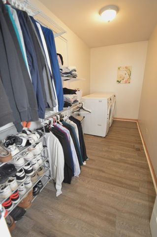 2004 Kingsbury Estates Drive, Plainfield, IL 60586