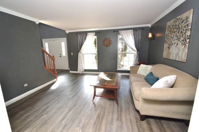 2004 Kingsbury Estates Drive, Plainfield, IL 60586