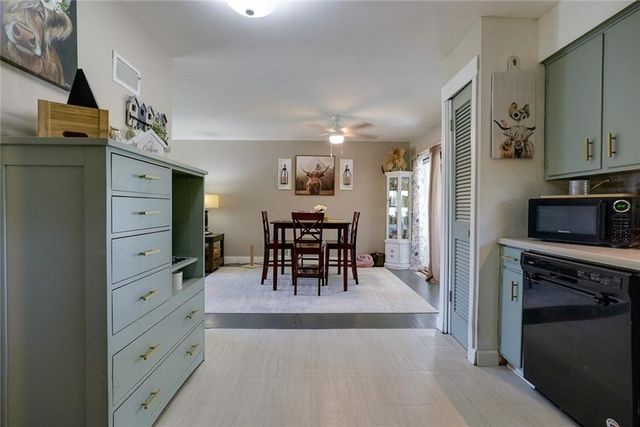 15408 E 42nd Place S, Independence, MO 64055