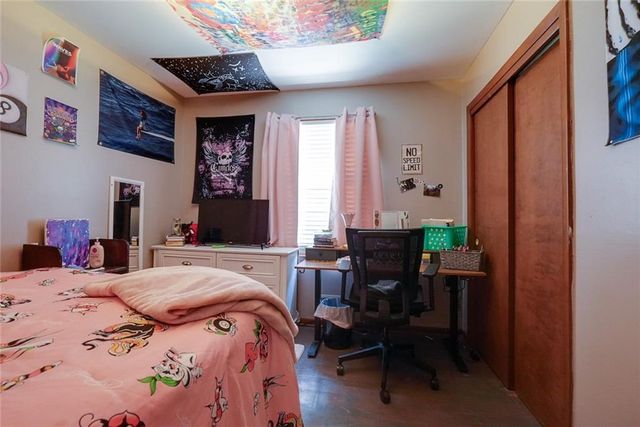 15408 E 42nd Place S, Independence, MO 64055